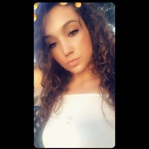 Meet your Posher, Danielle